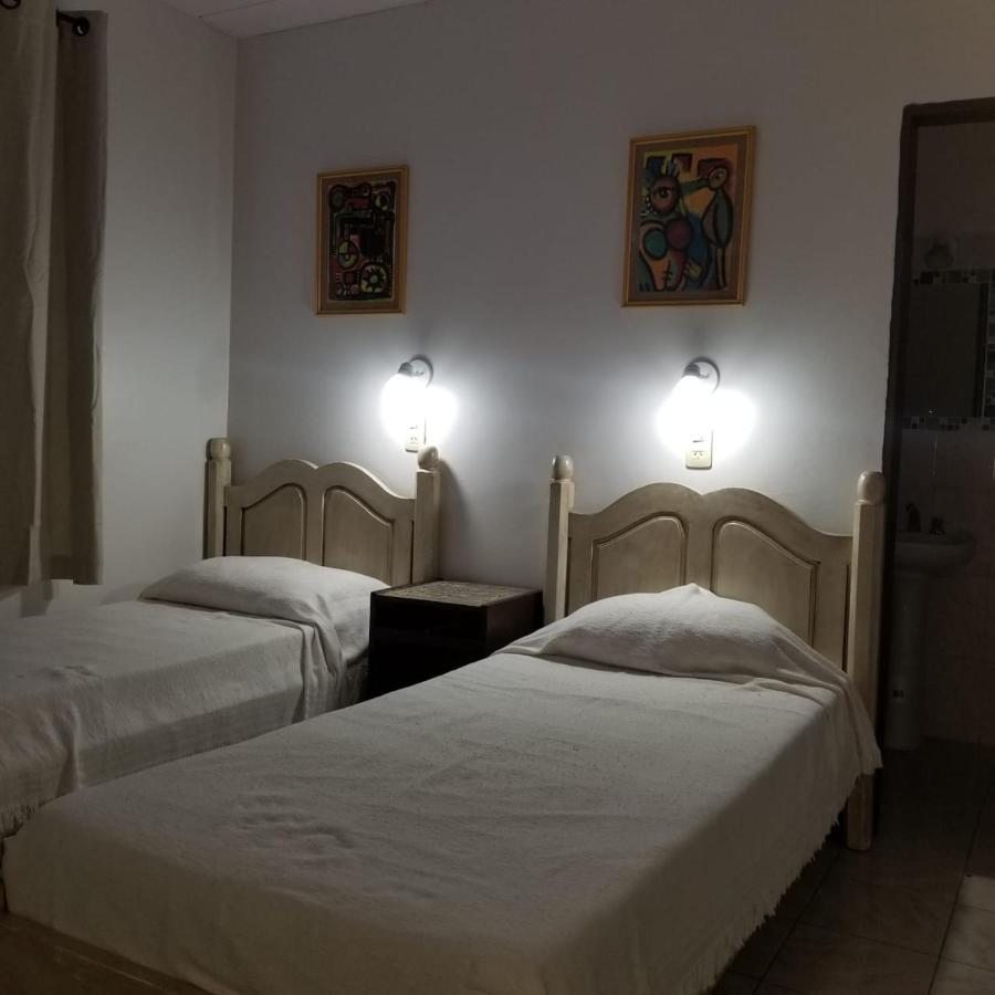Hotel Mola Puerto Iguazú Kültér fotó